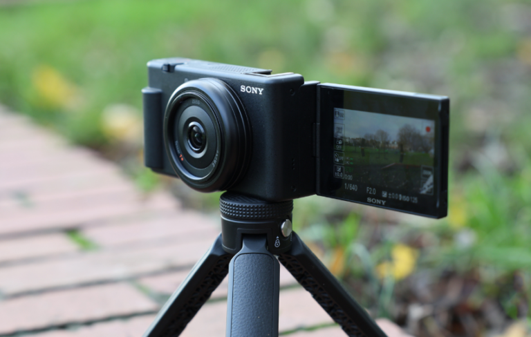 What Makes a Good Vlogging Camera for Real-World Use?